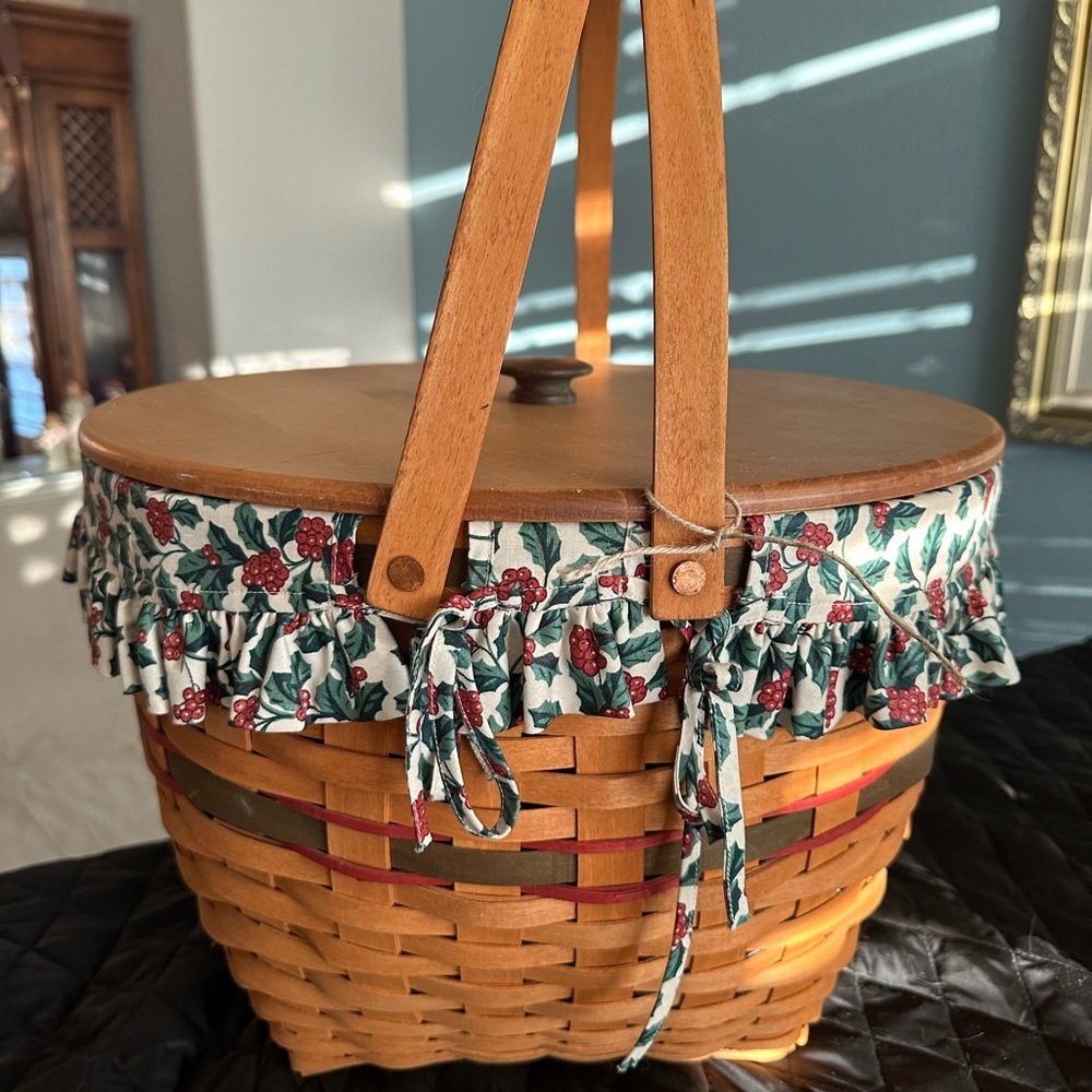 Longaberger 17” XL Sewing Basket🦋🦋🦋 - Picture 5 of 12